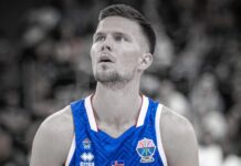 Ekki með landsliðinu