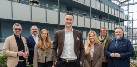 Hlynur og Framsóknarflokkurinn lofa betra símasambandi í Ásgarði