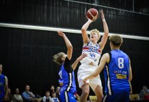 Fjögur lið jöfn á toppnum eftir fyrsta tap Íslands á mótinu